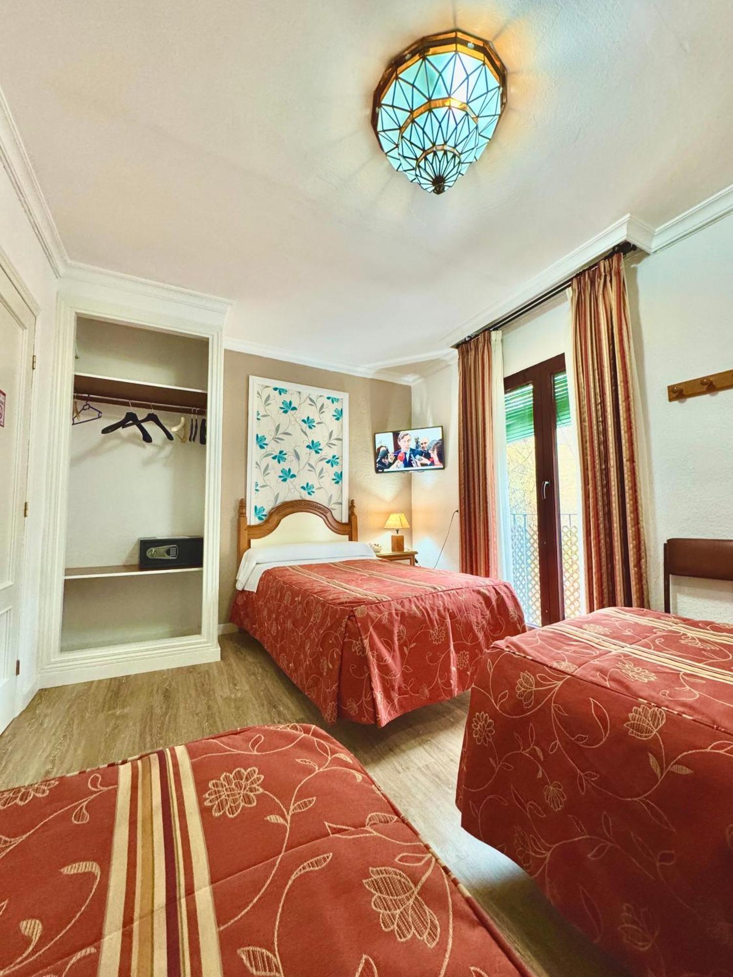 Triple Room Private Bathroom