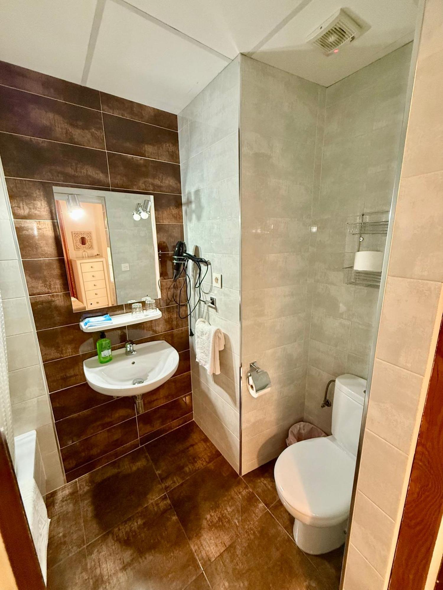Comfort Triple Room